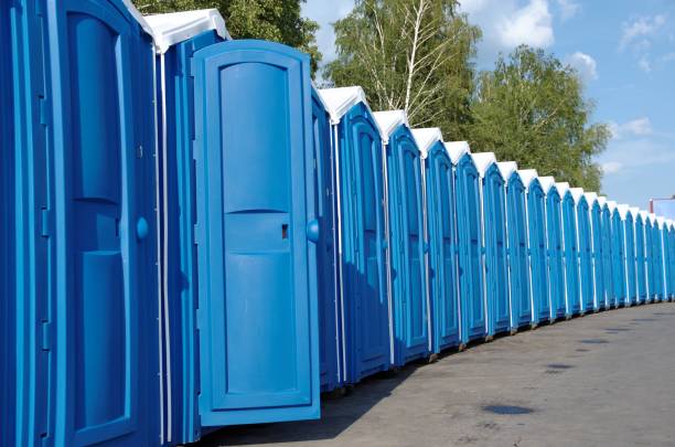 Best Portable restroom trailer rental  in Chattahoochee, FL